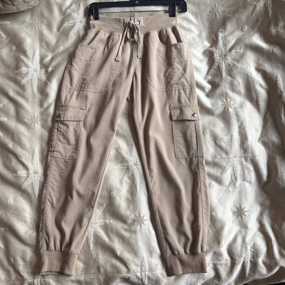 Womens Cargo Jogger Pants in Taupe size XS